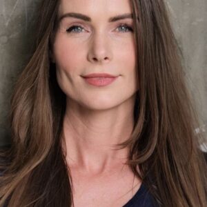 تصویر هنرمند Elizabeth Carlile