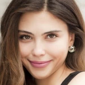 تصویر هنرمند Dilara Aksüyek