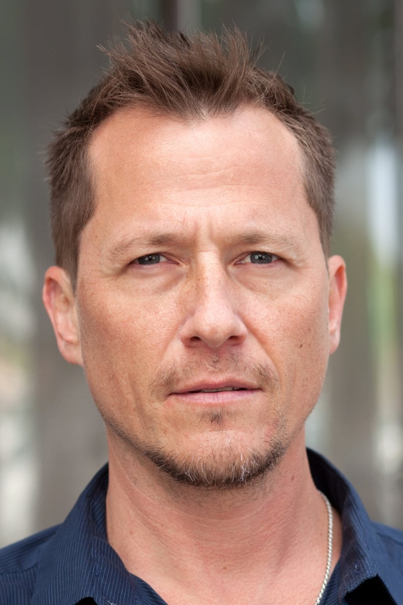 تصویر هنرمند Corin Nemec