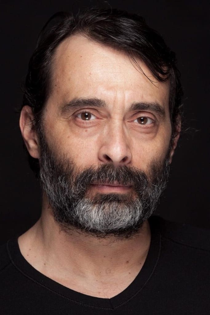 تصویر هنرمند Arif Pişkin