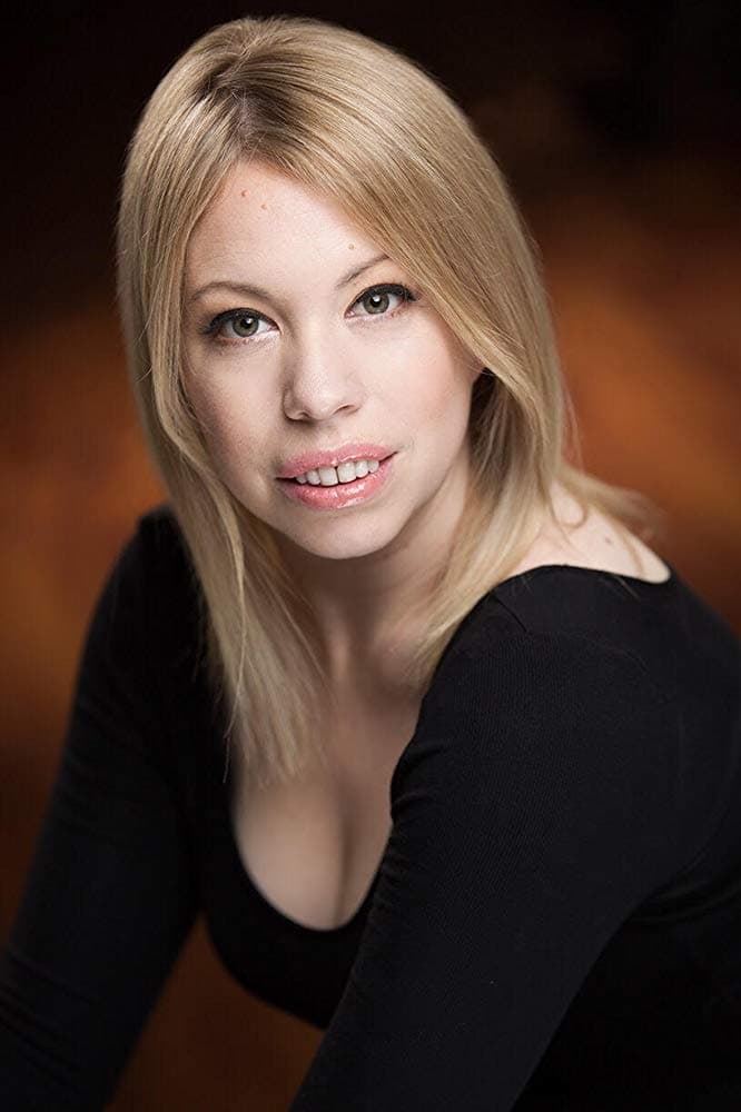 تصویر هنرمند Lauren McGibbon