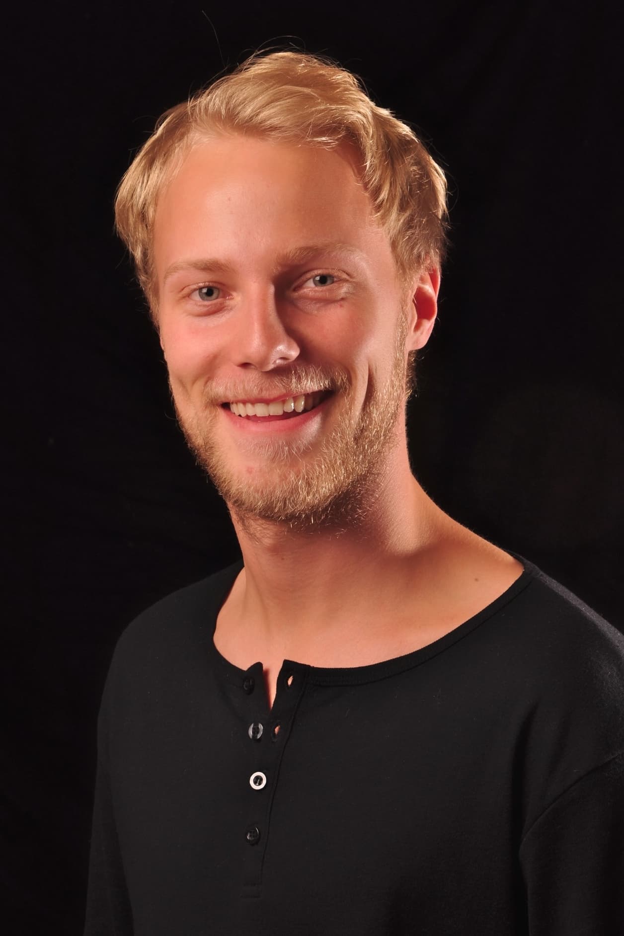 تصویر هنرمند Henrik Bjelland