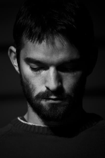 تصویر هنرمند Kjartan Sveinsson