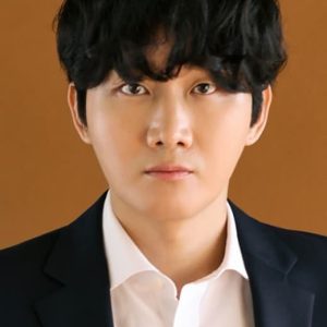 تصویر هنرمند Lee Yong-jin