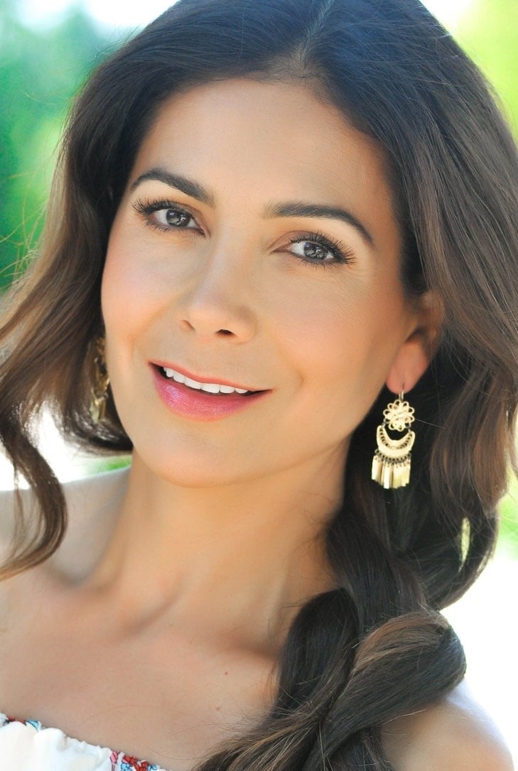 تصویر هنرمند Patricia Manterola