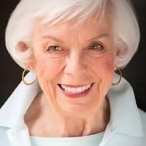 تصویر هنرمند Helen Stenborg