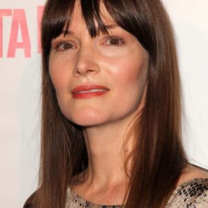 تصویر هنرمند Annika Peterson