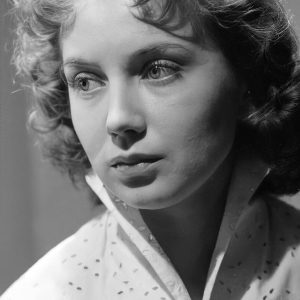 تصویر هنرمند Yelena Dobronravova