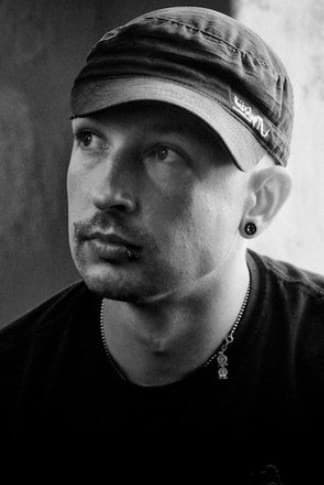 تصویر هنرمند Maksim Podolski