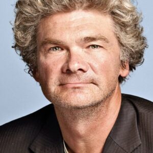 تصویر هنرمند Simon Farnaby