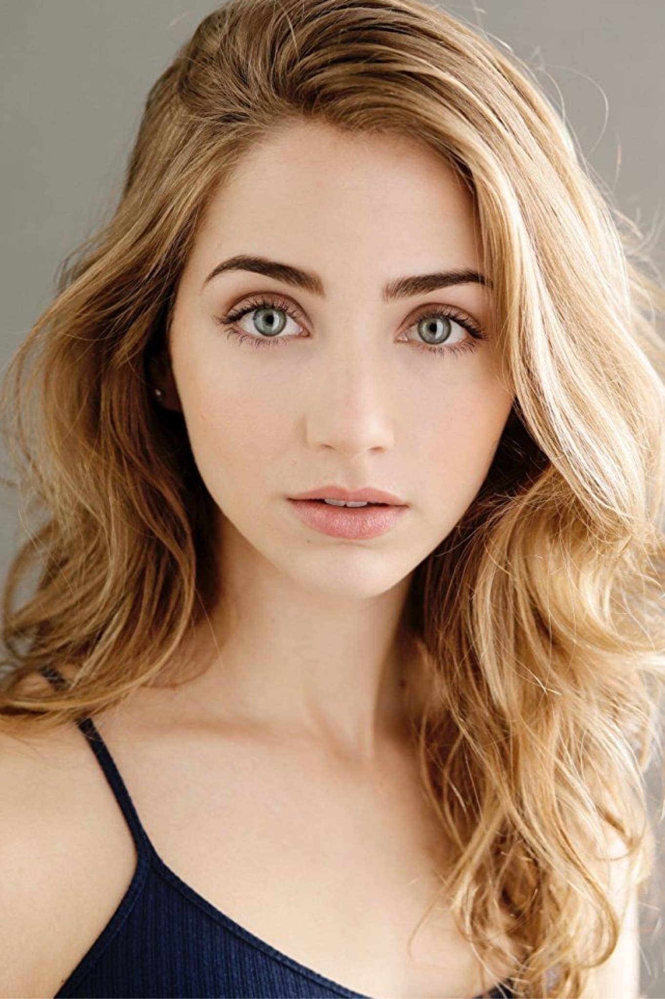تصویر هنرمند Emily Rudd