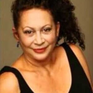 تصویر هنرمند Lola Peno