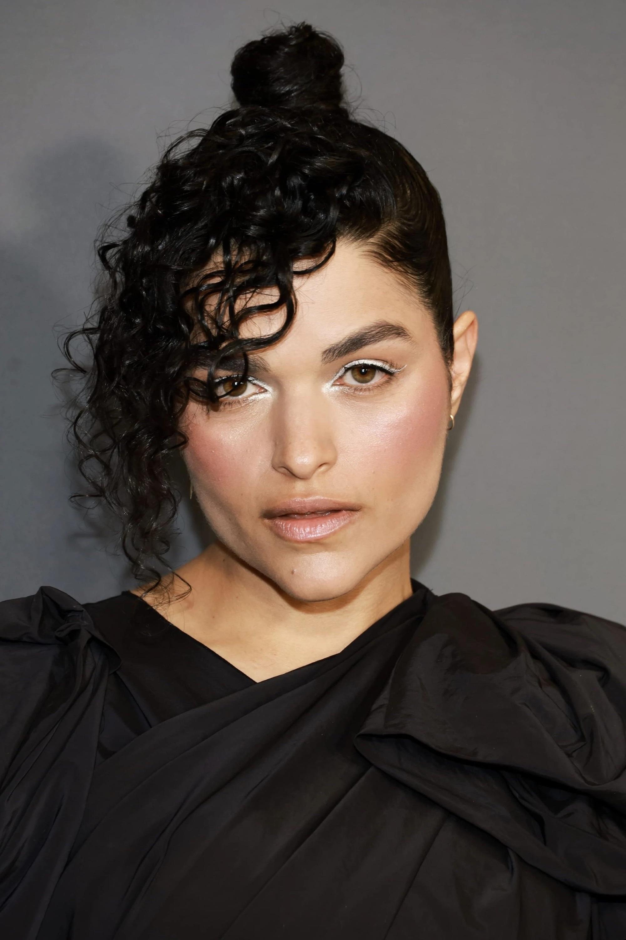 تصویر هنرمند Eve Harlow
