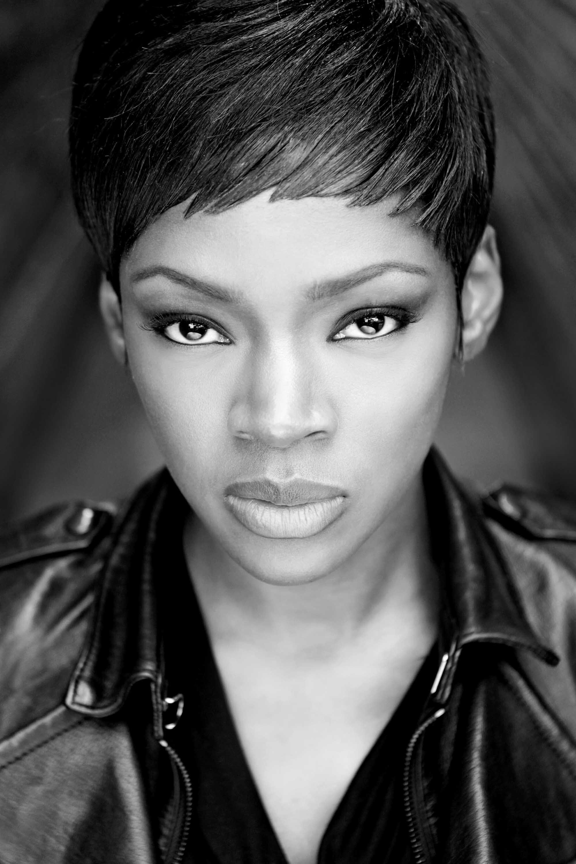 تصویر هنرمند Caroline Chikezie