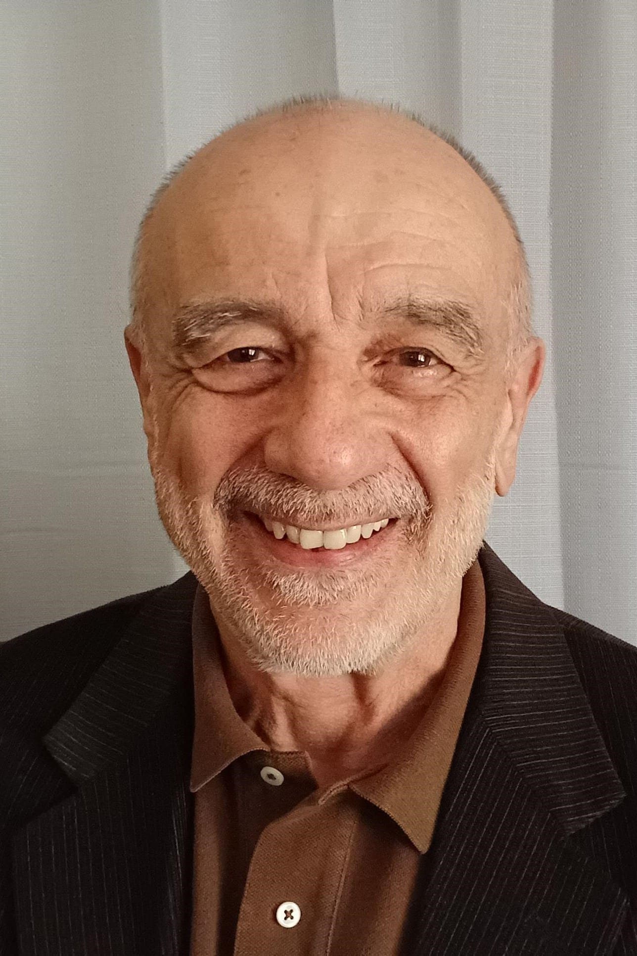 تصویر هنرمند John Lizzi
