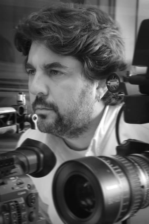 تصویر هنرمند Eduardo Flores Torres