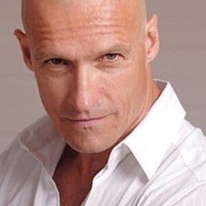 تصویر هنرمند Simon Northwood