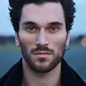 تصویر هنرمند Vladimir Korneev