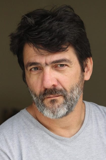تصویر هنرمند César Troncoso