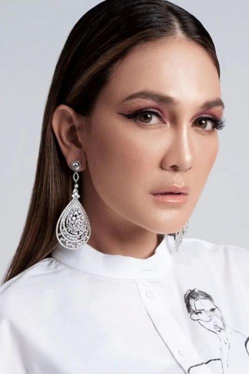تصویر هنرمند Luna Maya