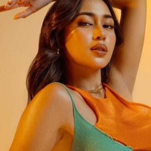 تصویر هنرمند Elle Villanueva