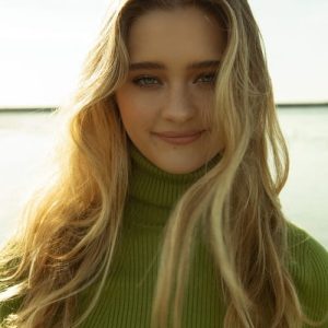 تصویر هنرمند Lizzy Greene