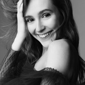 تصویر هنرمند Rose Ayling-Ellis