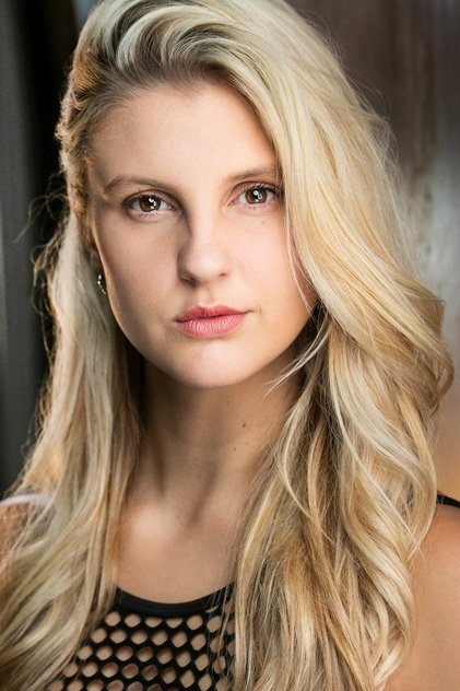 mikayla jade 1ek3LfNLeqAefam1XV3wtU8iM1f