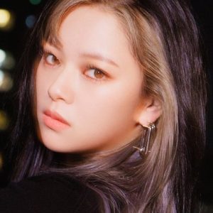 تصویر هنرمند JEONGYEON