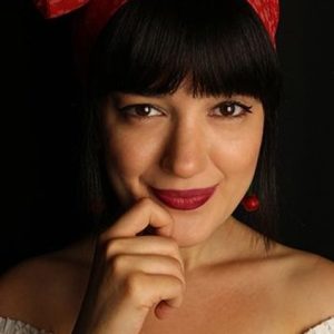 تصویر هنرمند Ayfer Tokatlı