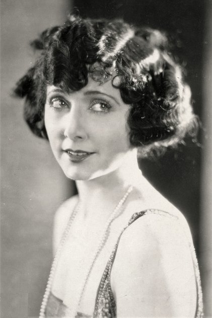 تصویر هنرمند Mae Busch