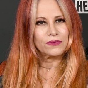 تصویر هنرمند Jennifer Finch