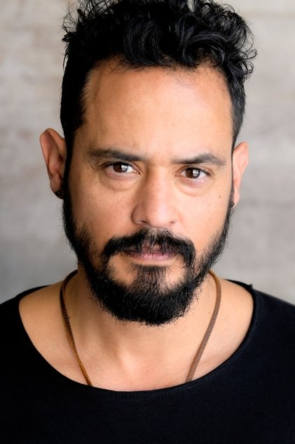 adrian quiñonez 8pD6oeoIFcsi3dP09MpTZ0DjXF6