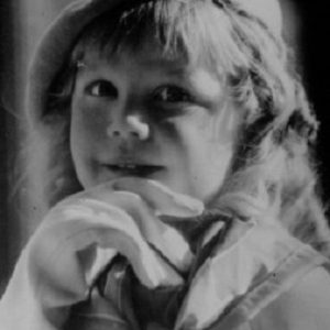 تصویر هنرمند Jacquie Lyn