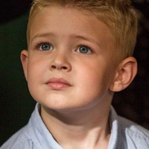 تصویر هنرمند Connor Corum