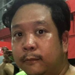 Photo of artist Teerachard Pongvilai