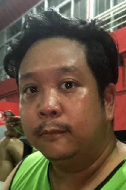 Photo of artist Teerachard Pongvilai