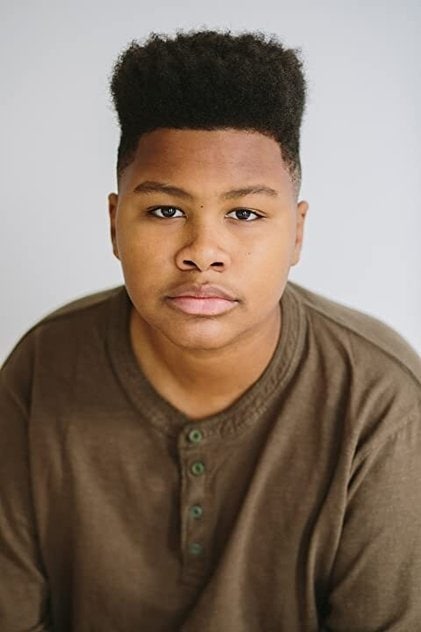Photo of artist Solomon Irama