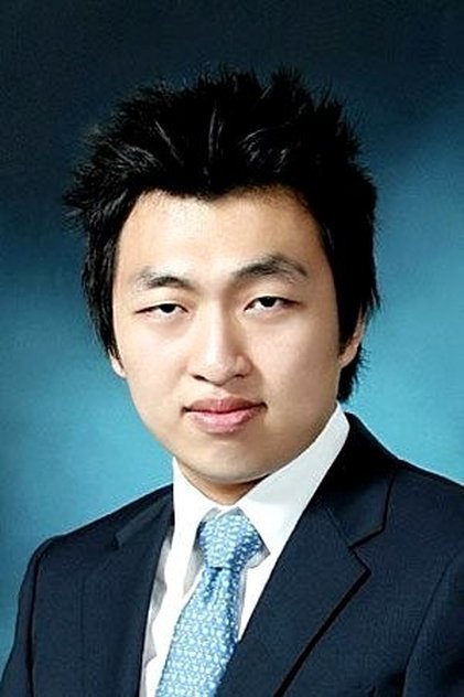 Photo of artist Choi Won-sub