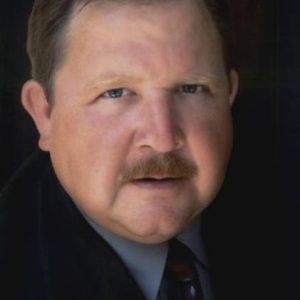 Photo of artist Mark Holton