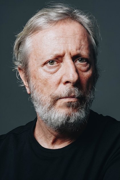 Photo of artist Ahmet Somers