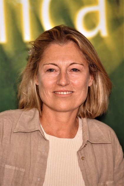 Photo of artist Clare Peploe
