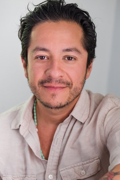 Photo of artist Jesse Santoyo