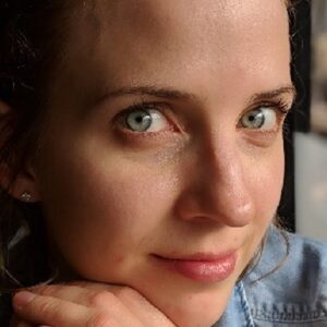 Photo of artist Randi Rodrigues