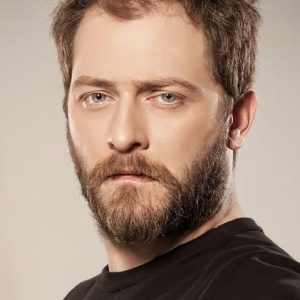 تصویر هنرمند Alican Yücesoy