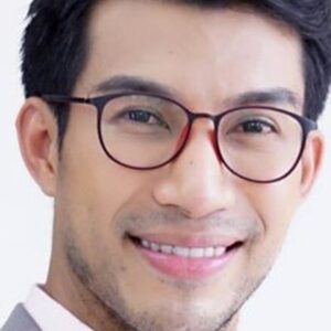 Photo of artist Ophaphoom Chitapan