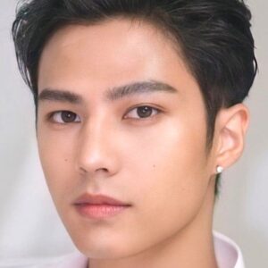 Photo of artist Thiti Mahayotaruk