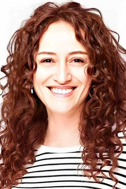 Photo of artist Esra Kızıldoğan