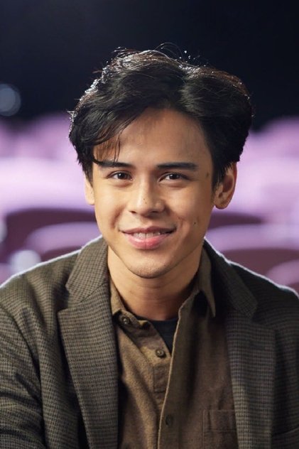 Photo of artist Khalil Ramos