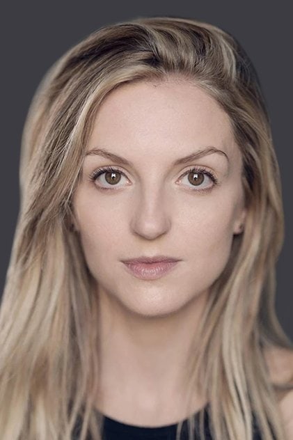 Photo of artist Georgia Hirst